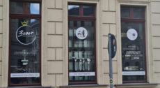 Schaufenstergrafiken für Bazar-Manufaktur, Startup in Leipzig Jahnallee 4